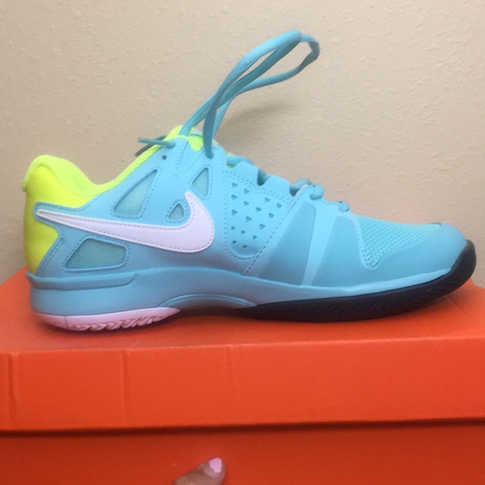 Nike tennis shoe vapor advantage air